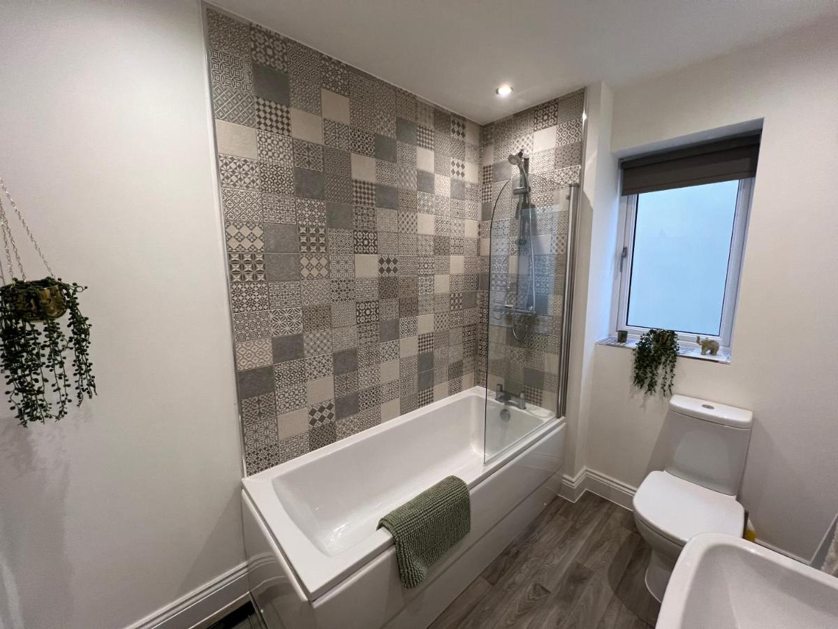 Dairy Cottage Уитби Экстерьер фото